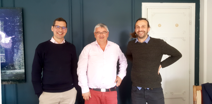 Alexandre, Gérard et Mathieu dans les locaux de la Grande M4ison à Brest.